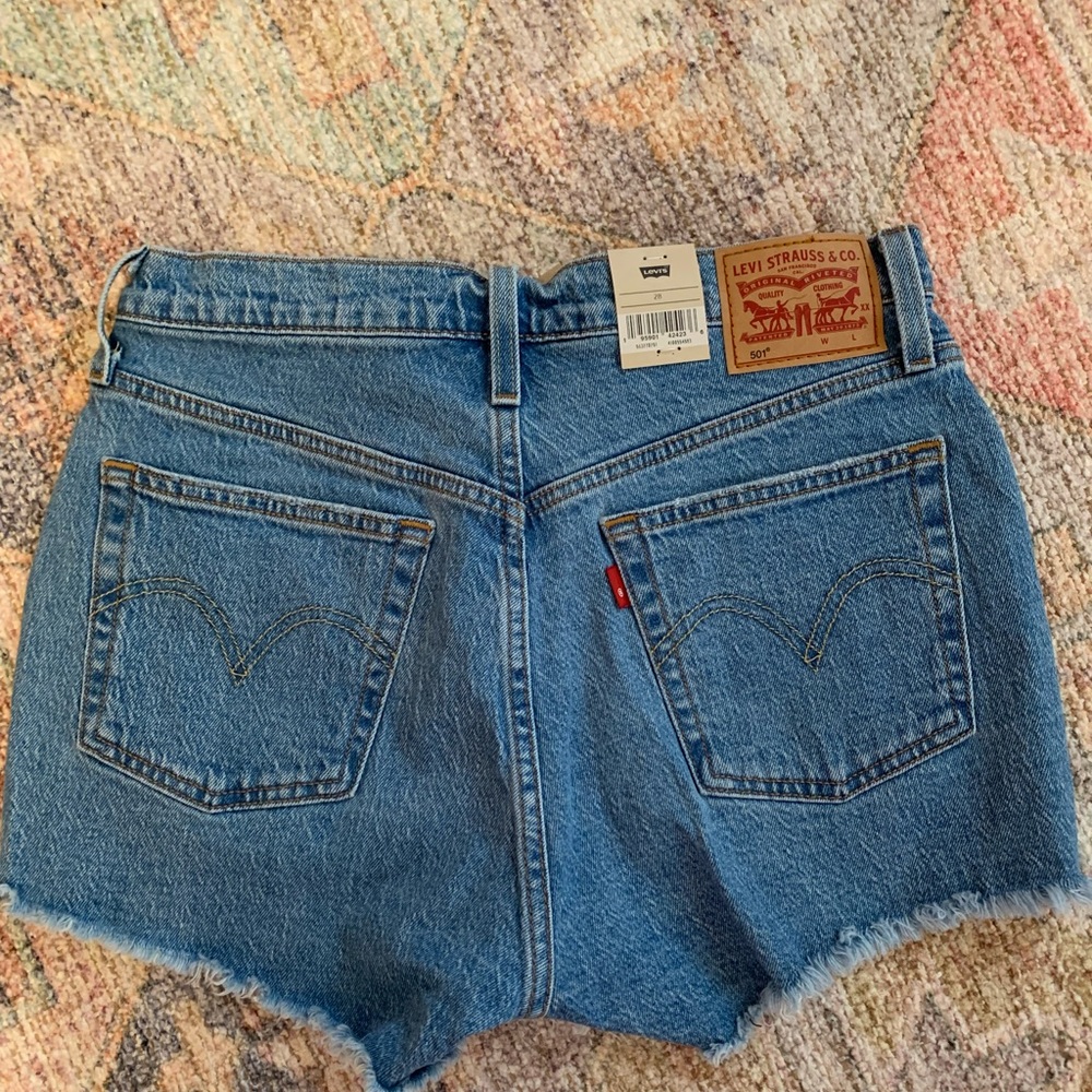 Levi High Waisted 501 shorts - Size 28